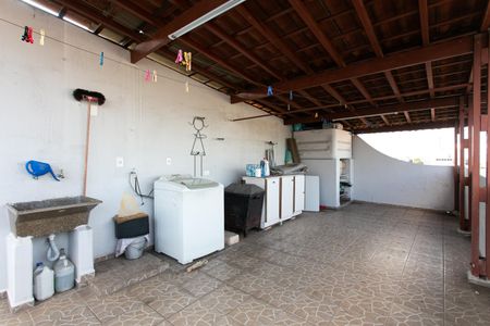 Casa à venda com 250m², 2 quartos e 1 vagaÁrea de Serviço