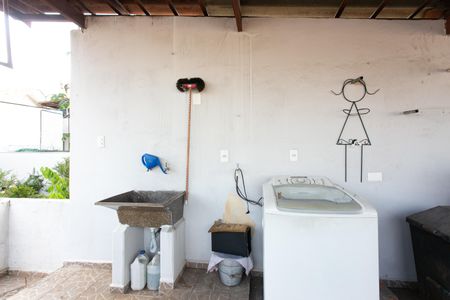 Casa à venda com 250m², 2 quartos e 1 vagaÁrea de Serviço