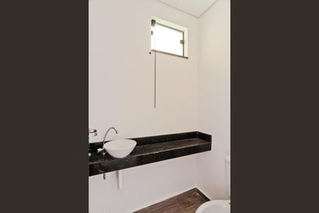 Casa à venda com 180m², 3 quartos e 1 vagaLavabo