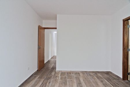 Casa à venda com 180m², 3 quartos e 1 vagaSuíte