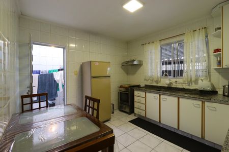 Casa à venda com 116m², 2 quartos e 2 vagasCozinha