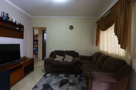 Casa à venda com 116m², 2 quartos e 2 vagasSala