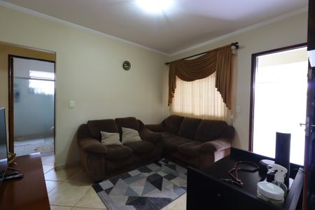 Casa à venda com 116m², 2 quartos e 2 vagasSala