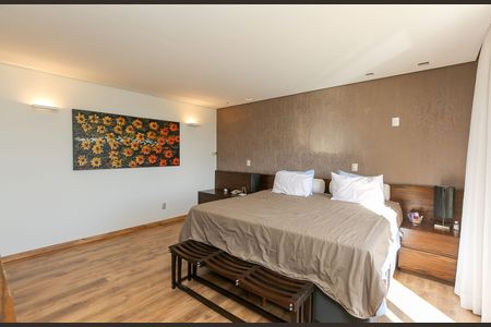 Casa à venda com 596m², 4 quartos e 8 vagas Casa à venda com 596m², 4 quartos e 8 vagasQUARTO 4