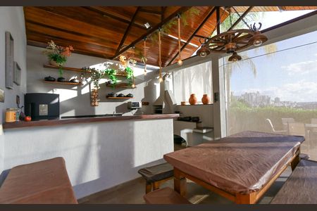 Casa à venda com 596m², 4 quartos e 8 vagas Casa à venda com 596m², 4 quartos e 8 vagasESPAÇO GOURMET