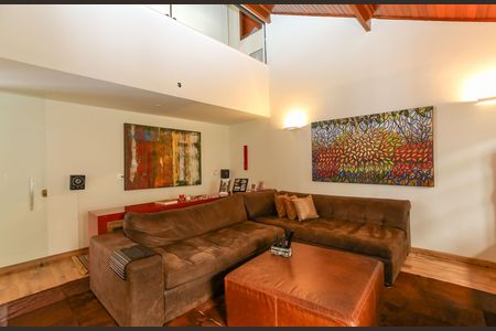 Casa à venda com 596m², 4 quartos e 8 vagas Casa à venda com 596m², 4 quartos e 8 vagasSALA DE TV