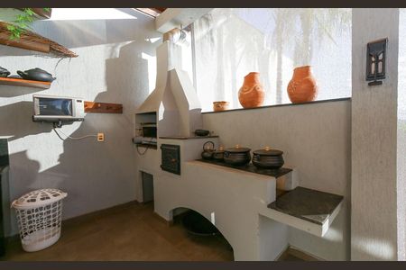 Casa à venda com 596m², 4 quartos e 8 vagas Casa à venda com 596m², 4 quartos e 8 vagasESPAÇO GOURMET