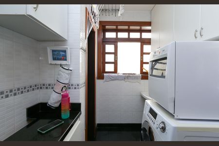 Casa à venda com 596m², 4 quartos e 8 vagas Casa à venda com 596m², 4 quartos e 8 vagasÁREA DE SERVIÇO