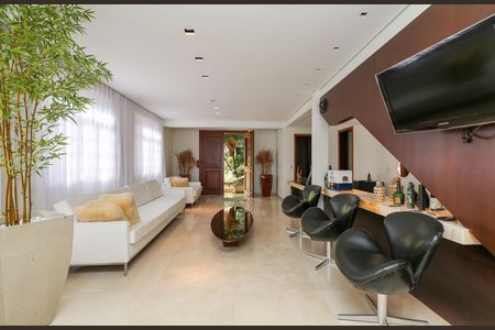 Casa à venda com 596m², 4 quartos e 8 vagas Casa à venda com 596m², 4 quartos e 8 vagasSALA