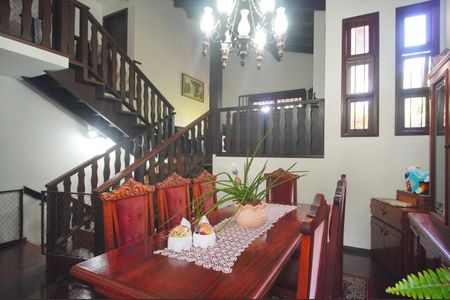 Casa à venda com 307m², 4 quartos e 2 vagasSala de Jantar