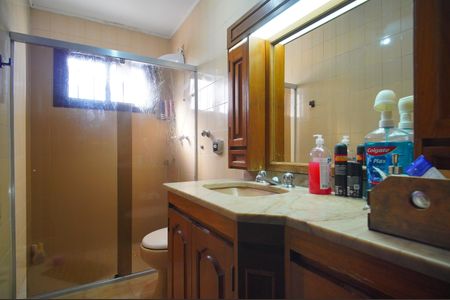 Casa à venda com 307m², 4 quartos e 2 vagasBanheiro 1