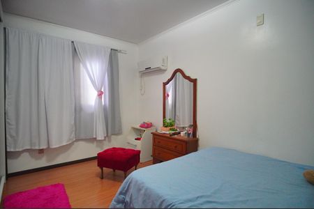 Casa à venda com 307m², 4 quartos e 2 vagasQuarto 2