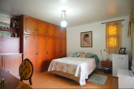 Casa à venda com 307m², 4 quartos e 2 vagasSuíte