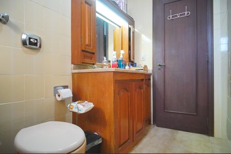 Casa à venda com 307m², 4 quartos e 2 vagasBanheiro 1