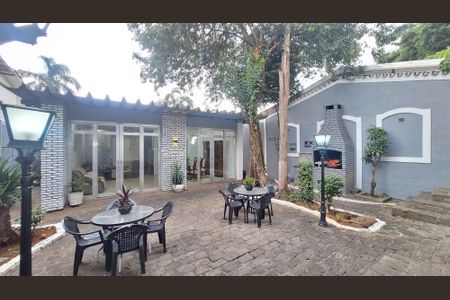 Casa para alugar com 352m², 4 quartos e 8 vagasÁrea Privativa