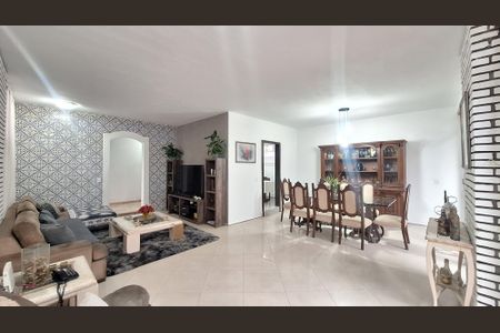 Casa para alugar com 352m², 4 quartos e 8 vagasSala