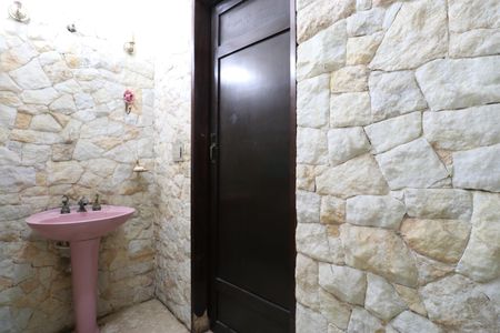 Casa para alugar com 352m², 4 quartos e 8 vagasLavabo