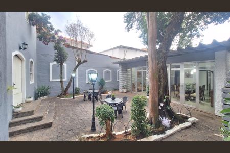 Casa para alugar com 352m², 4 quartos e 8 vagasÁrea Privativa