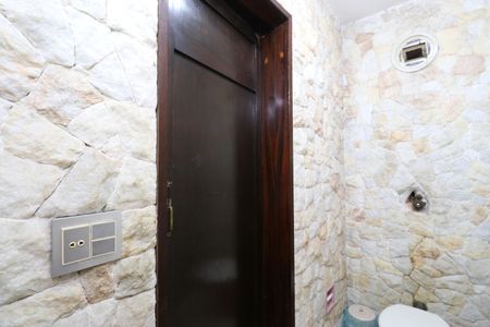 Casa para alugar com 352m², 4 quartos e 8 vagasLavabo