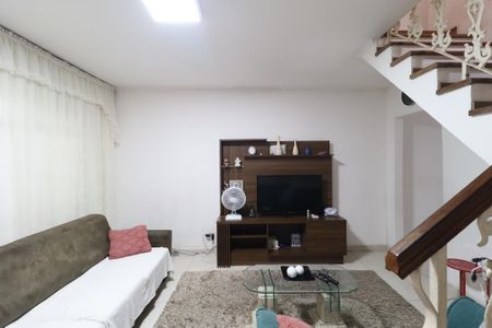 Casa à venda com 120m², 2 quartos e 2 vagasSala