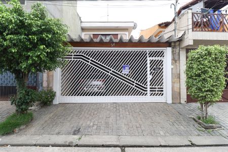 Casa à venda com 120m², 2 quartos e 2 vagasFachada