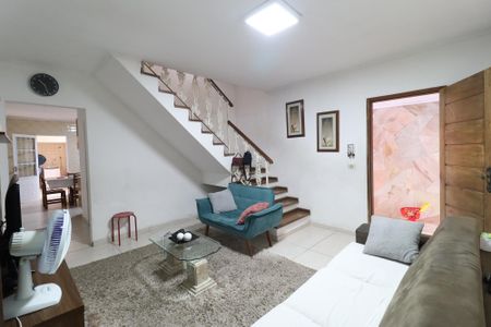 Casa à venda com 120m², 2 quartos e 2 vagasSala