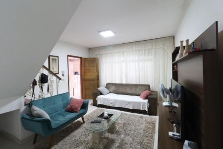 Casa à venda com 120m², 2 quartos e 2 vagasSala