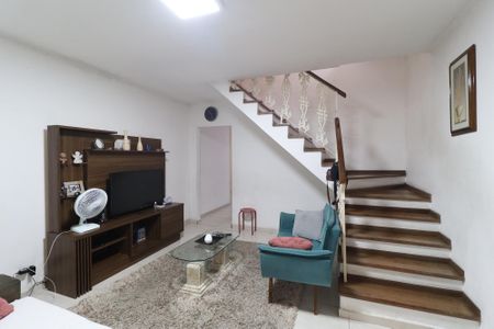 Casa à venda com 120m², 2 quartos e 2 vagasSala
