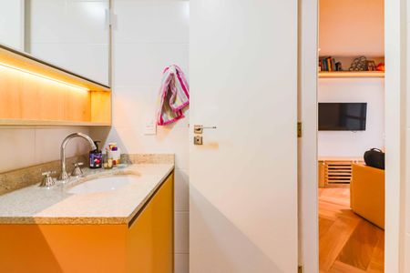 Apartamento à venda com 63m², 2 quartos e 1 vaga Apartamento à venda com 63m², 2 quartos e 1 vagaBanheiro Social