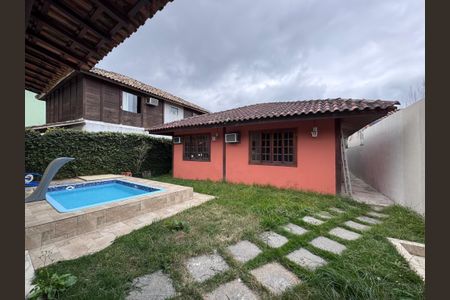 Casa de condomínio à venda com 250m², 4 quartos e 1 vagaÁrea externa