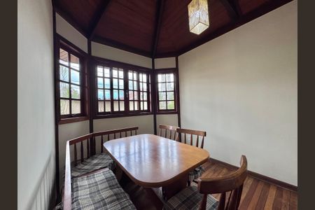 Casa de condomínio à venda com 250m², 4 quartos e 1 vagaCopa