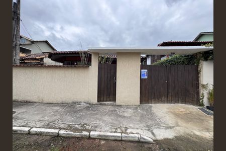 Casa de condomínio à venda com 250m², 4 quartos e 1 vagaFachada