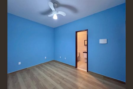 Casa de condomínio à venda com 250m², 4 quartos e 1 vagaSuíte 2