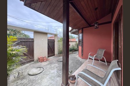 Casa de condomínio à venda com 250m², 4 quartos e 1 vagaÁrea externa