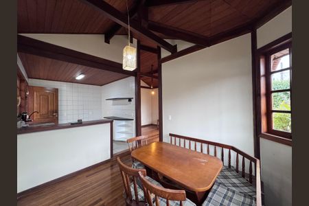 Casa de condomínio à venda com 250m², 4 quartos e 1 vagaCopa