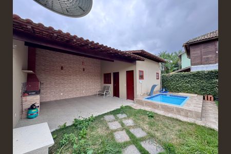 Casa de condomínio à venda com 250m², 4 quartos e 1 vagaÁrea externa