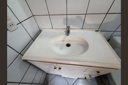 Casa de condomínio à venda com 250m², 4 quartos e 1 vagaBanheiro da Suíte 1