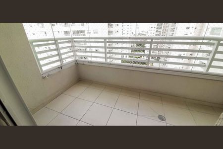 Apartamento para alugar com 67m², 2 quartos e 1 vagaSacada