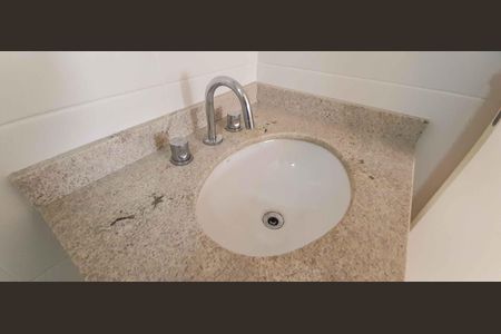 Apartamento para alugar com 67m², 2 quartos e 1 vagaBanheiro Social