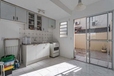 Casa de condomínio à venda com 76m², 2 quartos e 1 vaga Casa de condomínio à venda com 76m², 2 quartos e 1 vagaCozinha