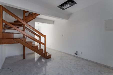 Casa de condomínio à venda com 76m², 2 quartos e 1 vaga Casa de condomínio à venda com 76m², 2 quartos e 1 vagaSala