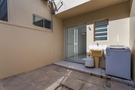 Casa de condomínio à venda com 76m², 2 quartos e 1 vaga Casa de condomínio à venda com 76m², 2 quartos e 1 vagaÁrea de Serviço