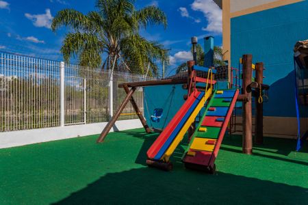 Casa de condomínio à venda com 76m², 2 quartos e 1 vaga Casa de condomínio à venda com 76m², 2 quartos e 1 vagaÁrea comum - Playground