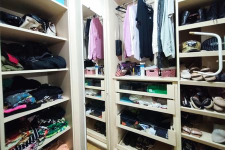 Casa à venda com 267m², 3 quartos e 3 vagasCloset Suíte