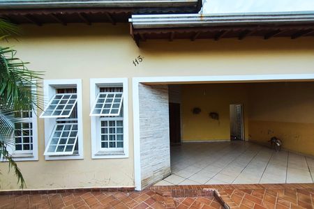 Casa à venda com 267m², 3 quartos e 3 vagasQuintal - Garagem