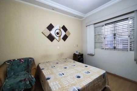 Casa à venda com 267m², 3 quartos e 3 vagasQuarto Suíte