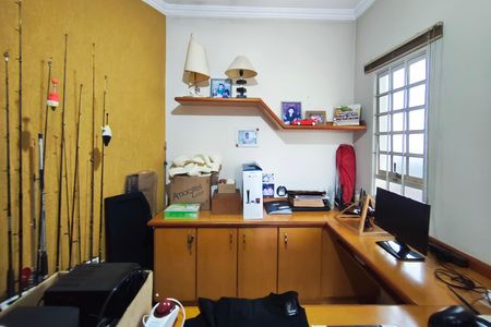 Casa à venda com 267m², 3 quartos e 3 vagasEscritório