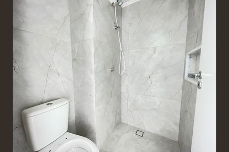 Apartamento à venda com 40m², 2 quartos e sem vaga Apartamento à venda com 40m², 2 quartos e sem vagaBanheiro Social