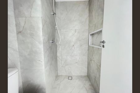 Apartamento à venda com 40m², 2 quartos e sem vaga Apartamento à venda com 40m², 2 quartos e sem vagaBanheiro Social