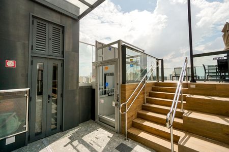 Studio à venda com 33m², 1 quarto e sem vaga Studio à venda com 33m², 1 quarto e sem vagaElevador acessível da piscina